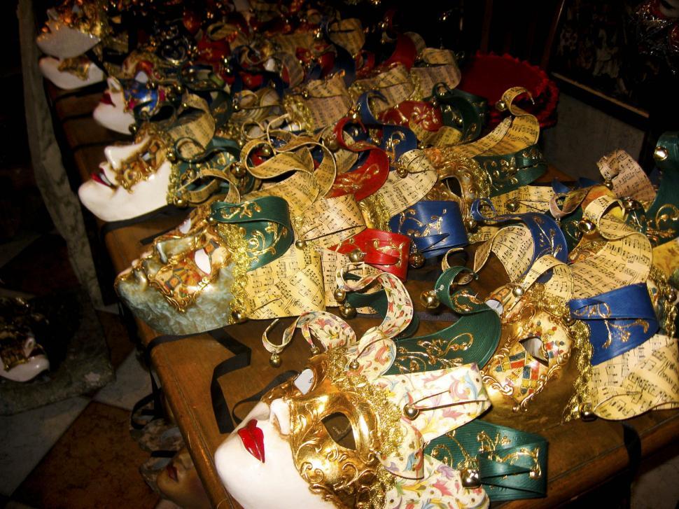 Free Image of carneval masks 