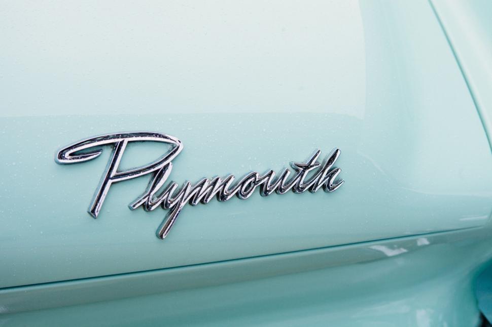 Free Image of Close Up of Car Emblem 