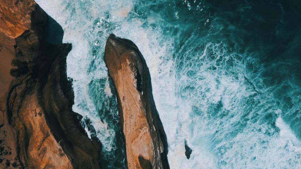 Free Image of Aerial View of Ocean and Rocks 