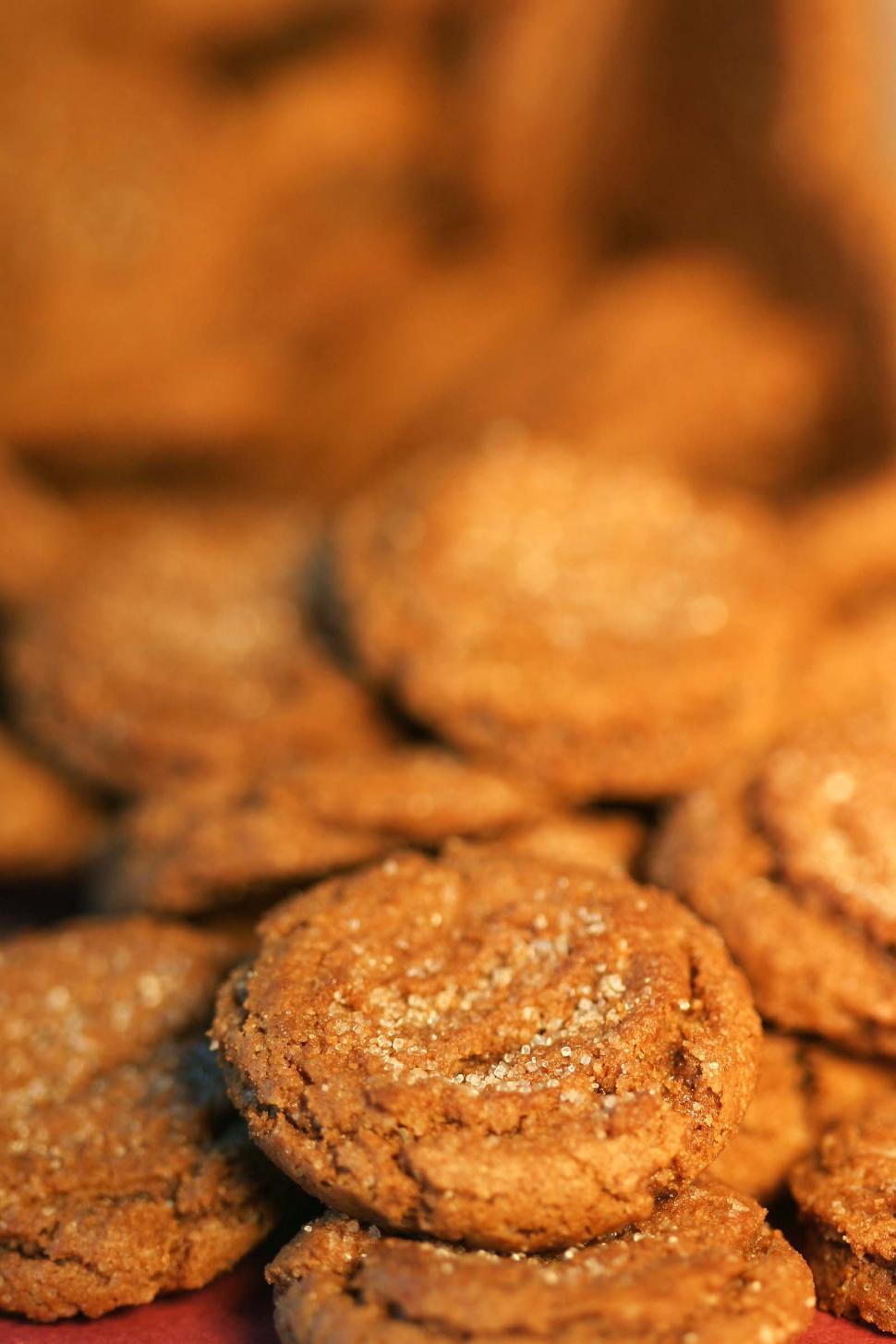 Free Image of Fresh ginger snaps 