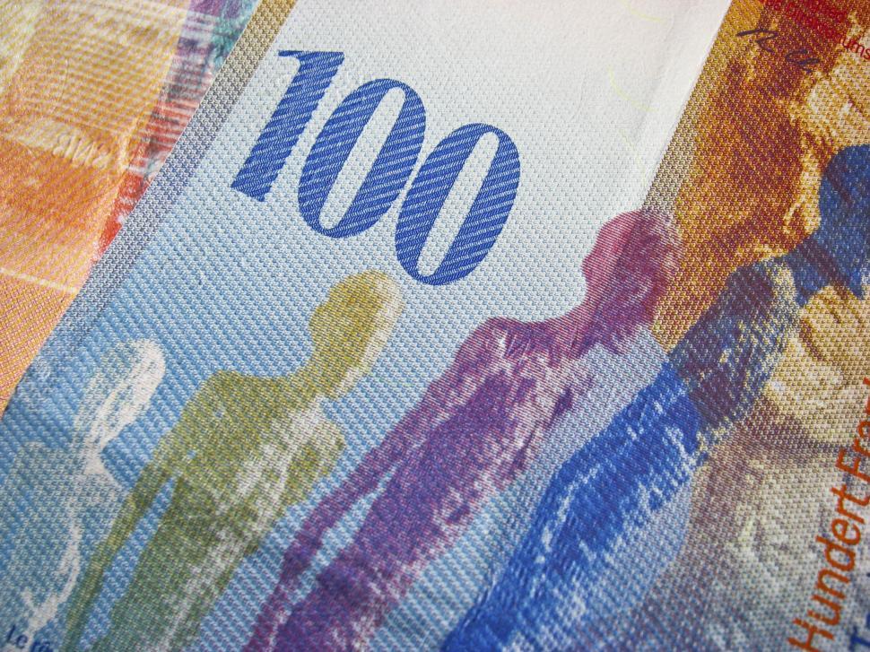 Free Image of 100 swiss franks 