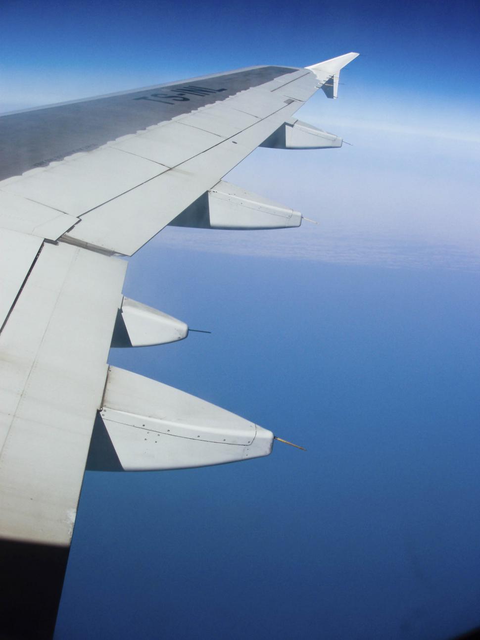 Free Image of Airplane Wing 