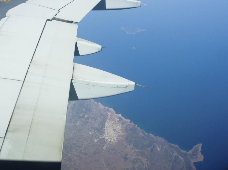 Free Image of Airplane WIng view 