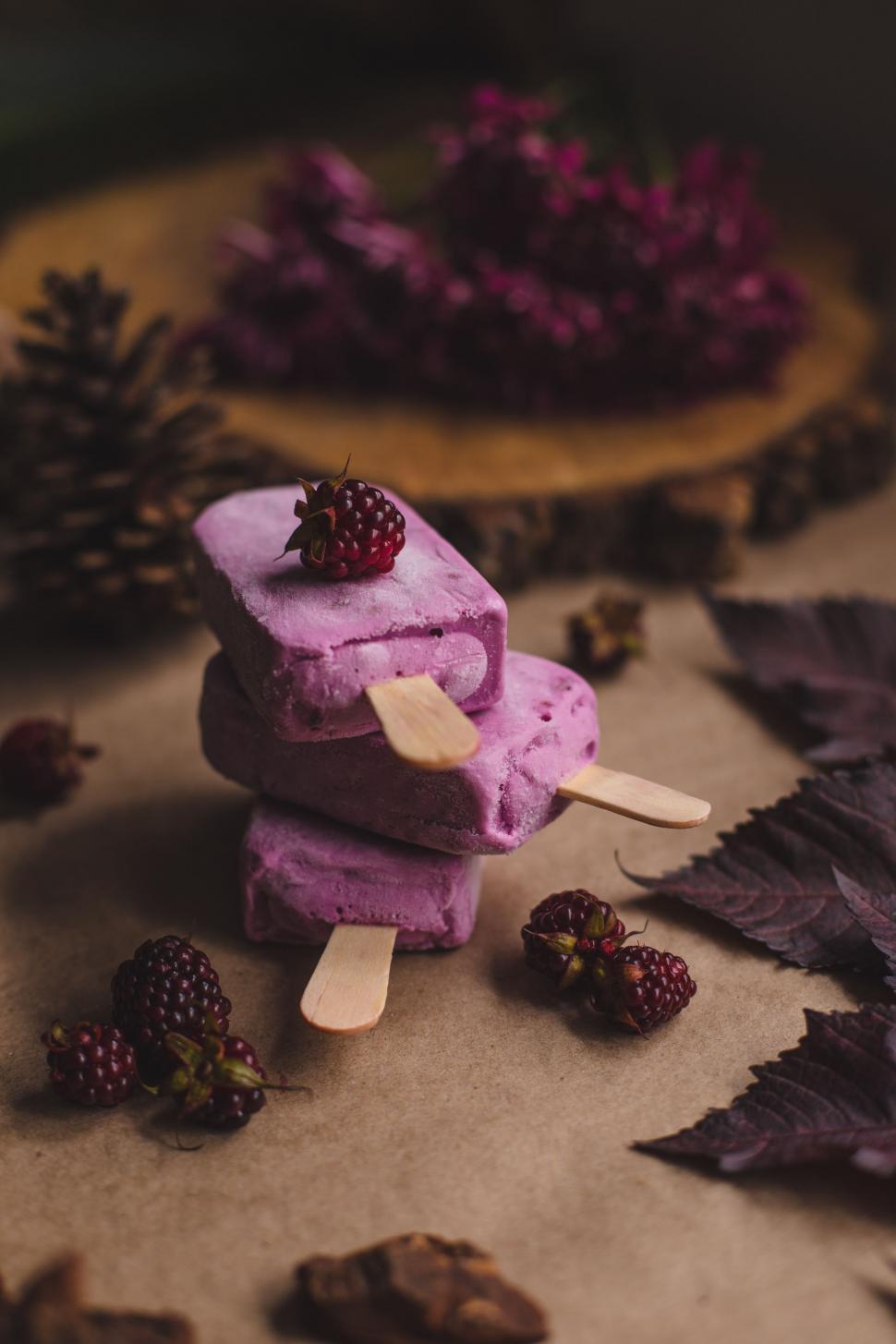 Free Image of Close Up of Popsicle With Raspberries 