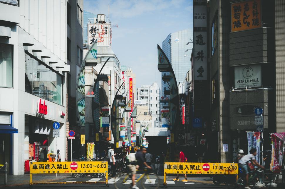 Free Image of Busy City Street With Tall Buildings 