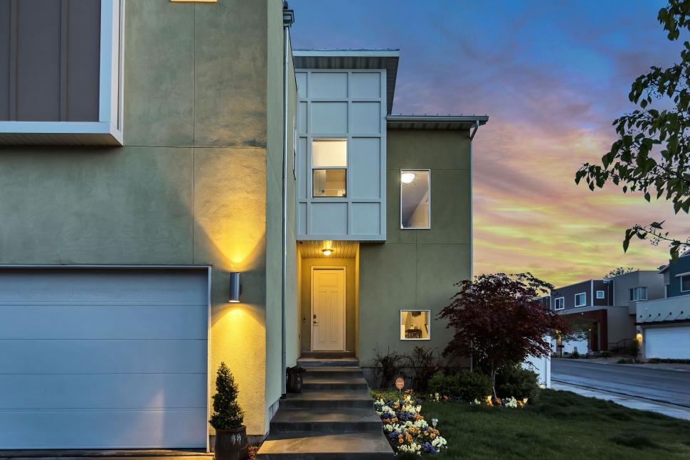 Free Image of House Illuminated With Numerous Lights 