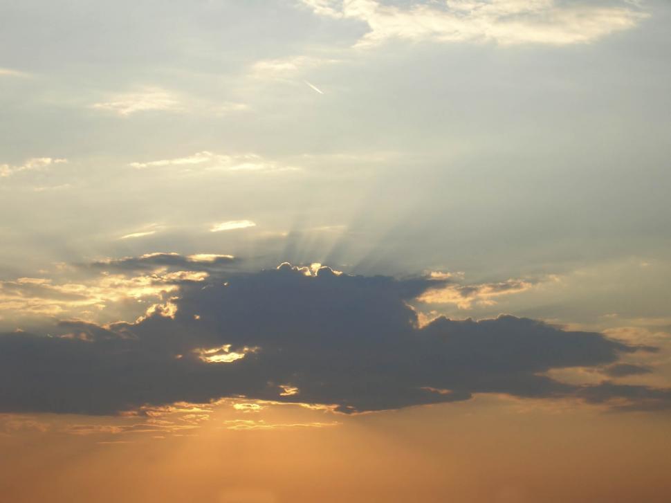 Free Image of colorful sky 