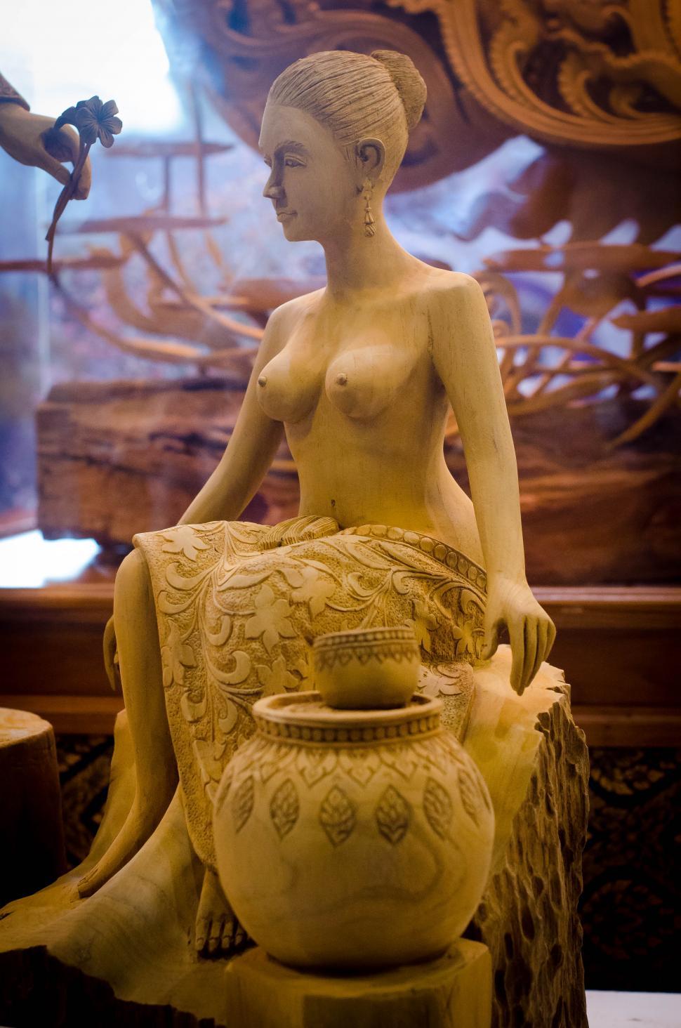 Free Image of Wood sculpture  
