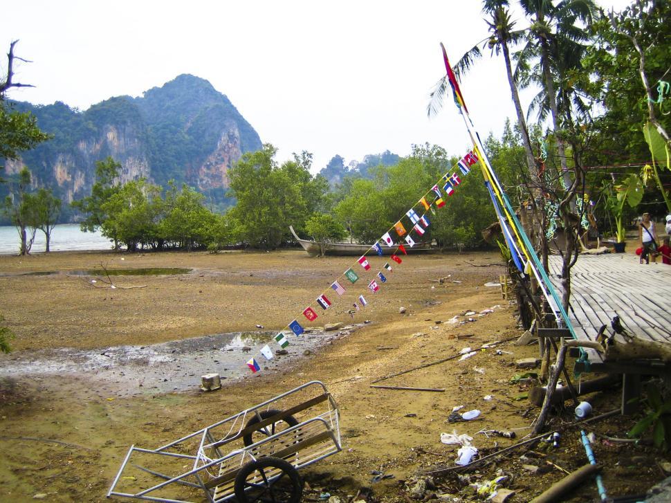 Free Image of Ruined beach in Thailand 