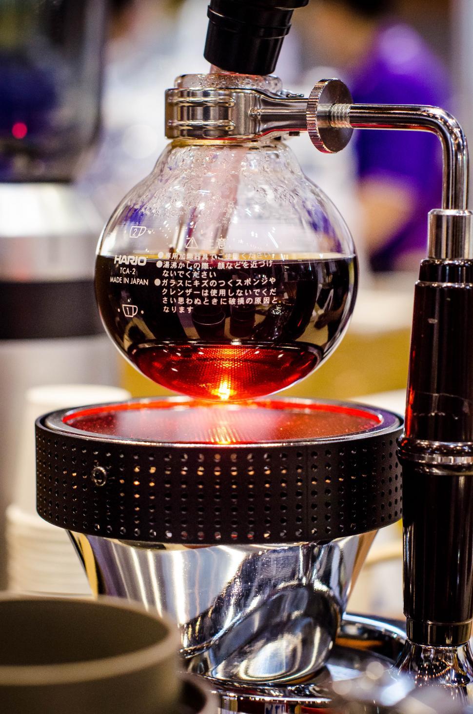 Free Image of Coffee maker over heat 