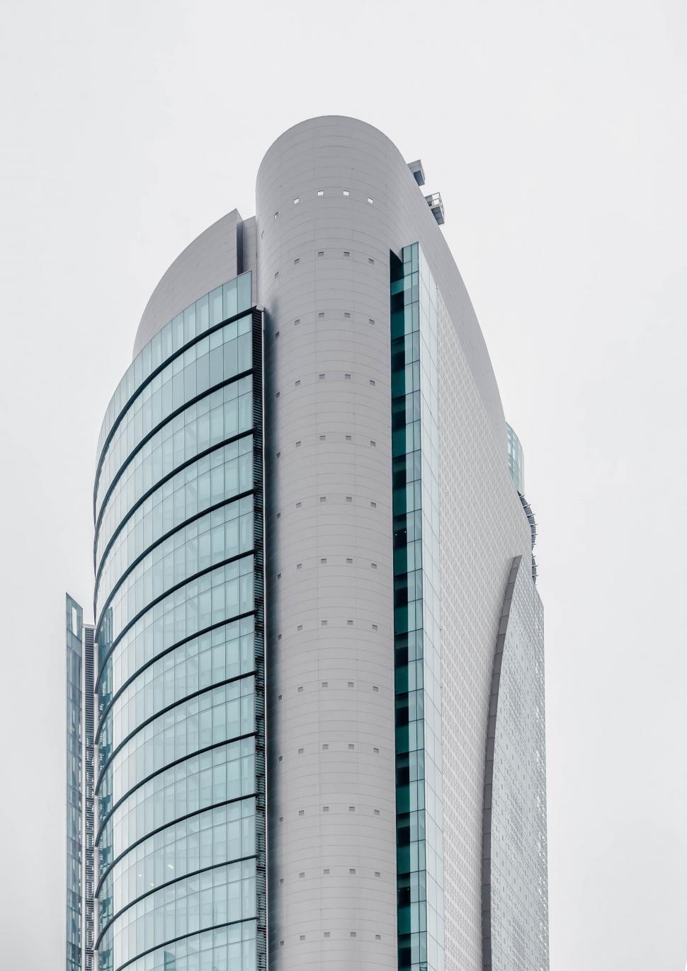 Free Image of Towering Building With Numerous Windows 
