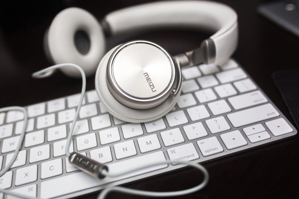 Free Image of Headphones on Keyboard 