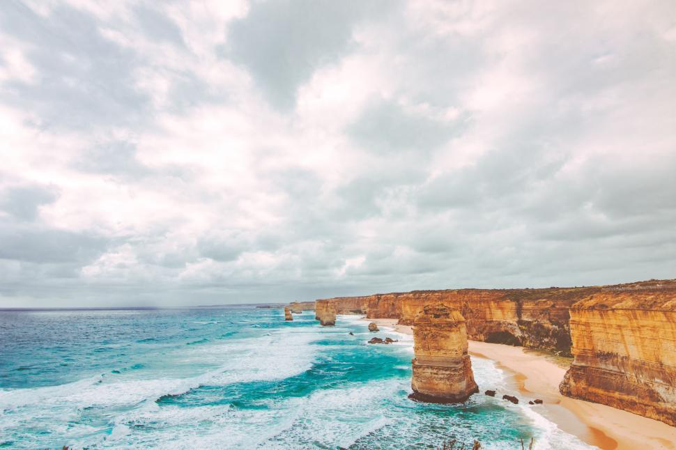 Free Image of Overview of the Ocean From a Cliff 