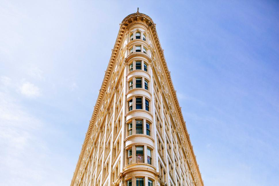 Free Image of Towering Skyscraper Against Sky 