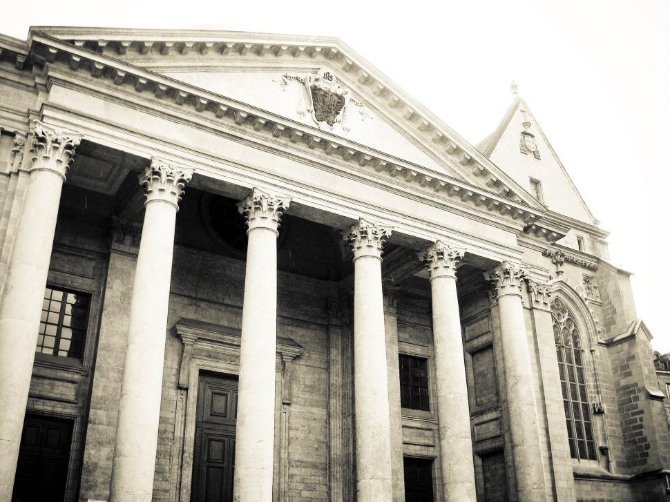 Free Image of Building in Italy 