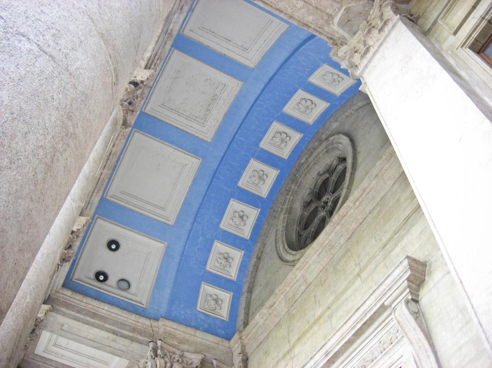 Free Image of Arch in Italy 