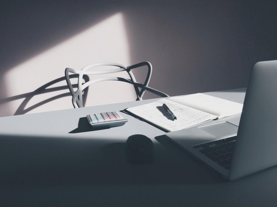 Free Image of Laptop Computer on Desk 