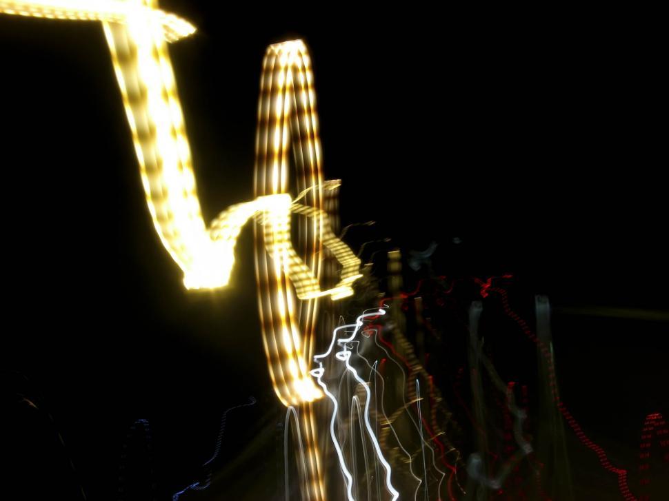 Free Image of long exposure streaks 