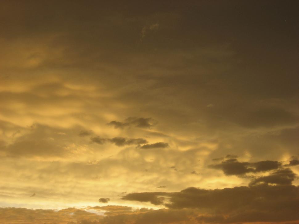 Free Image of colorful sky 