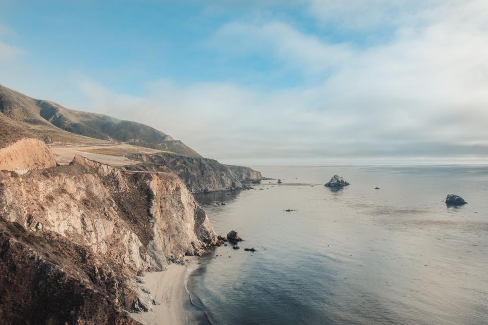 Free Image of Panoramic View of the Ocean From High Elevation 