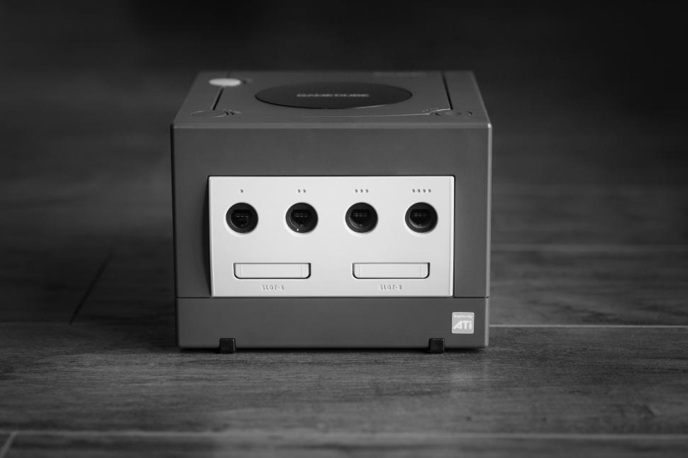 Free Image of Machine in Black and White 