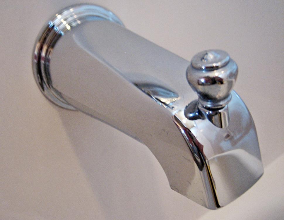 Free Image of Chrome Bath Fixture 