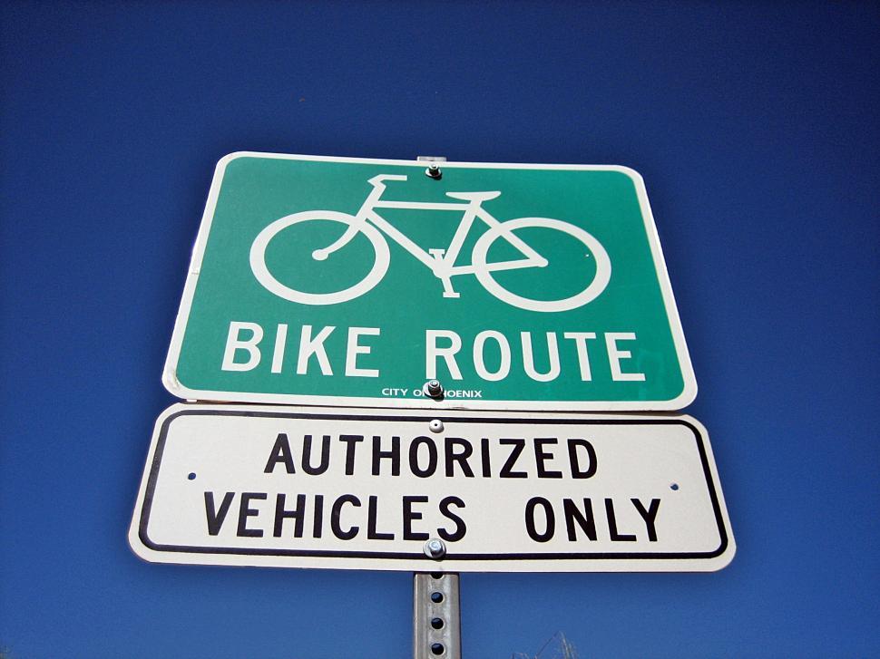 Free Image of Bike Route Sign 