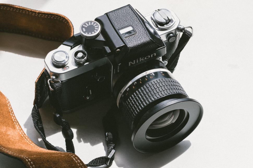 Free Image of Camera on Top of White Table 