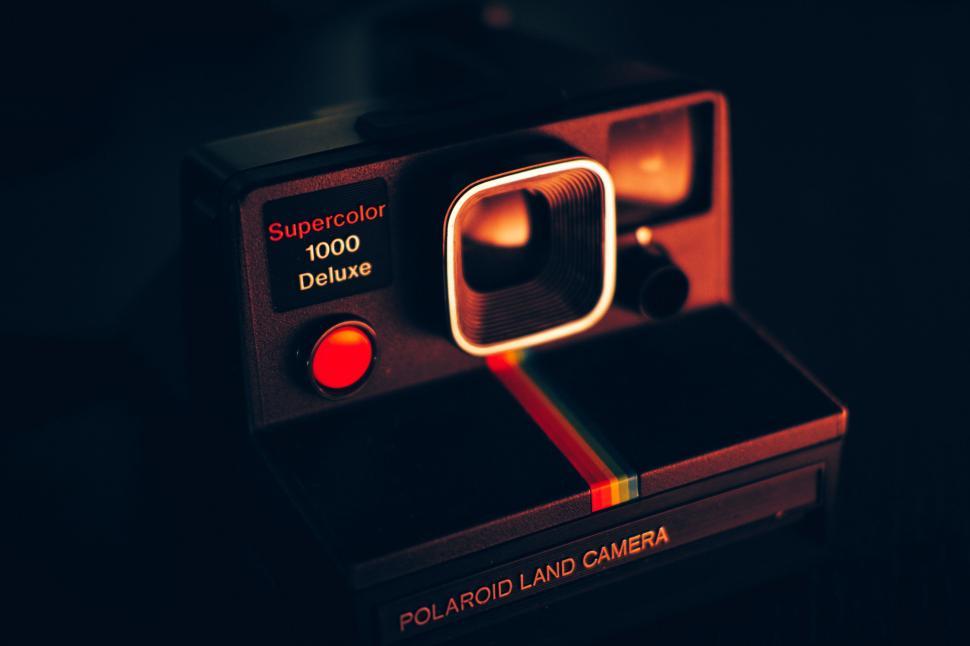 Free Image of Polaroid Land Camera on Table 