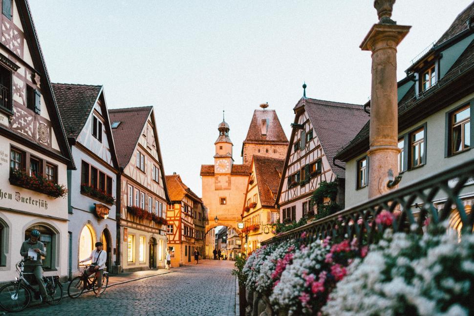 Free Image of Historic Cobblestone Street With Tall Buildings 