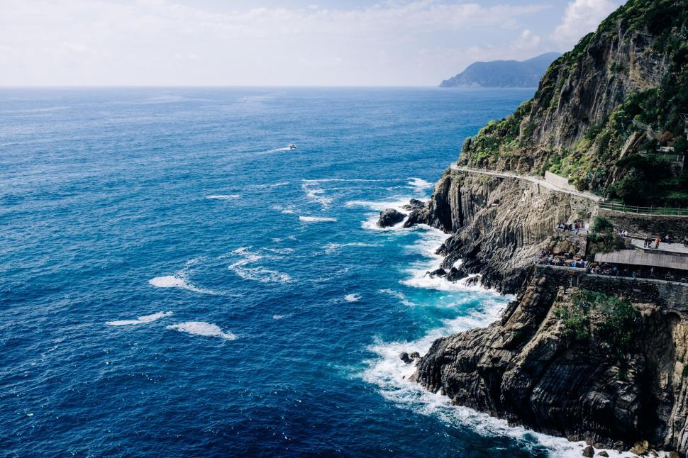 Free Image of Cliffside View of the Ocean 