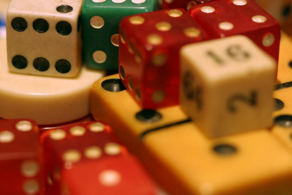 Free Image of Dice and Dominos  