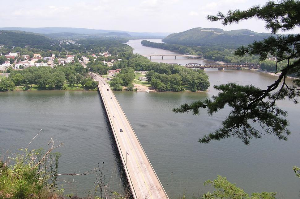 Free Image of Confluence of Susquehanna RiversNorthumberland at Susquehanna Rivers confluence 