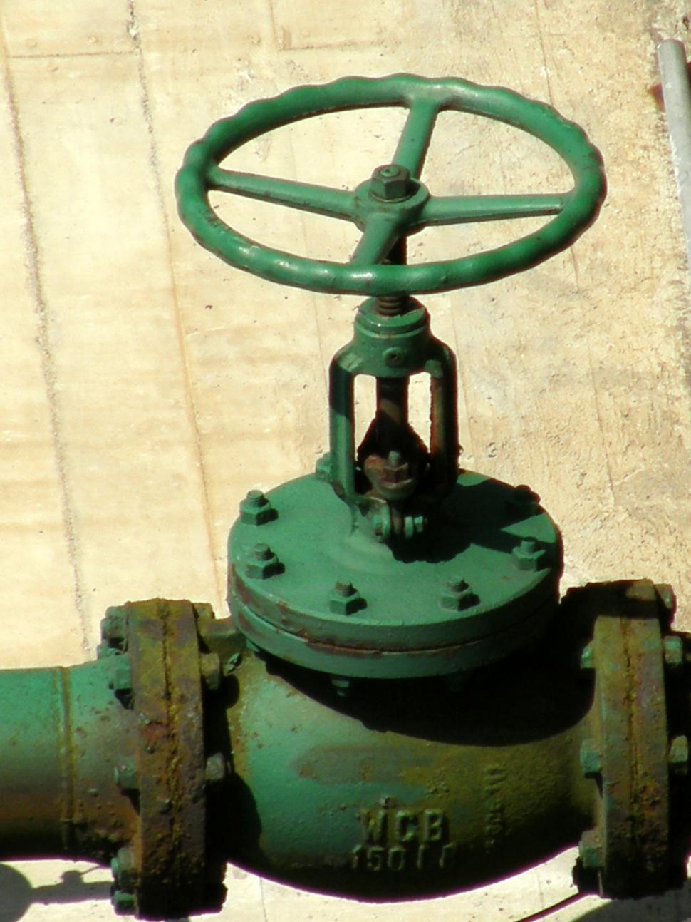 Free Image of Close 