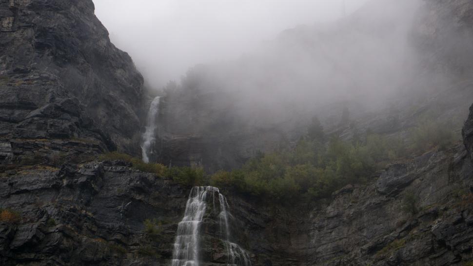 Free Image of Flowing Waterfall in Black and White 