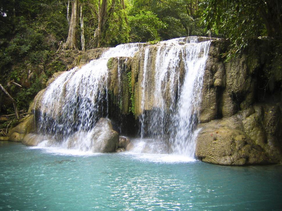 Free Image of Waterfall 