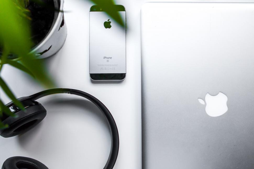 Free Image of Apple Laptop Computer on Desk 