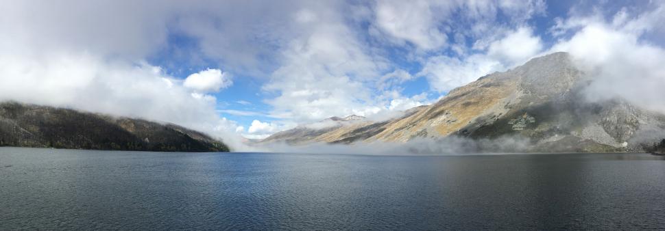 Free Image of Majestic Mountain Lake Reflection 