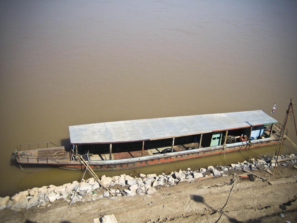 Free Image of river boat 