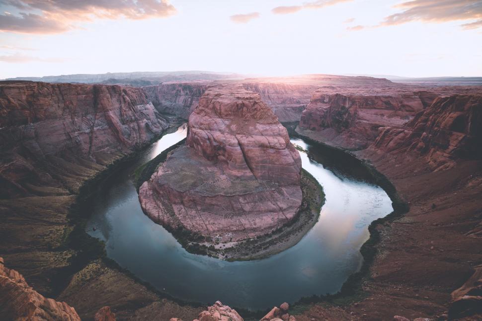 Free Image of Majestic Mountain Lake Surrounded by Peaks 
