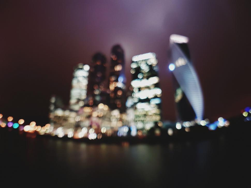 Free Image of Blurry Night Cityscape 