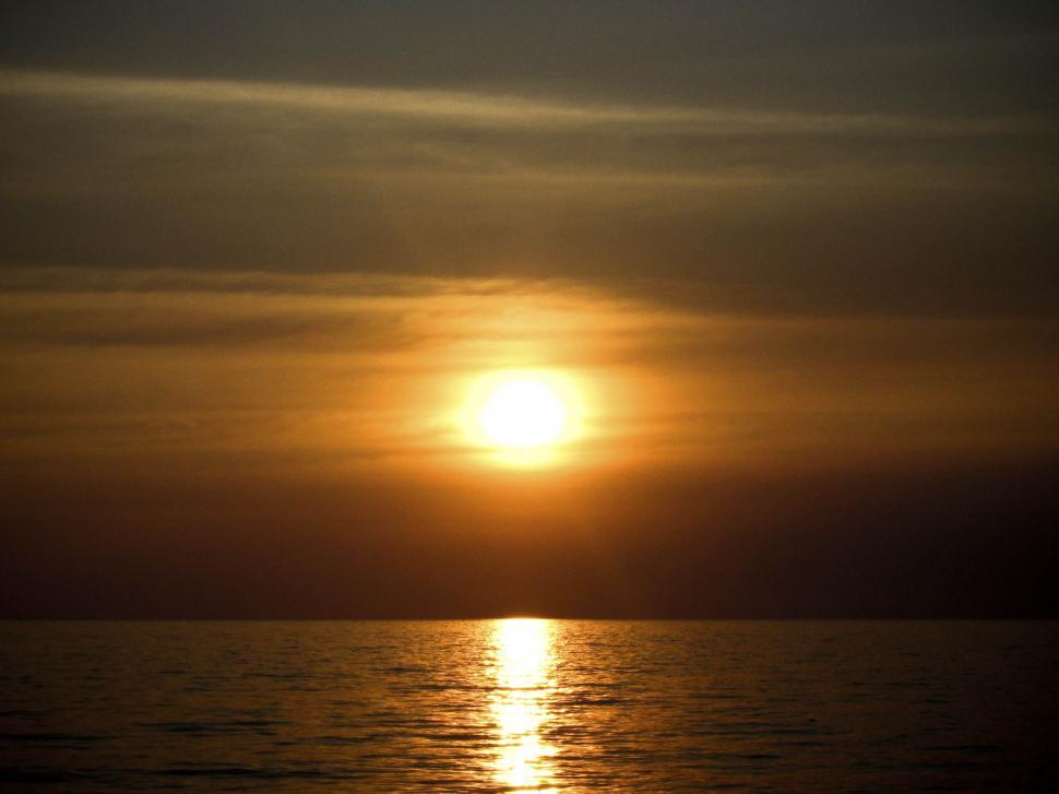 Free Image of Dark sunset  