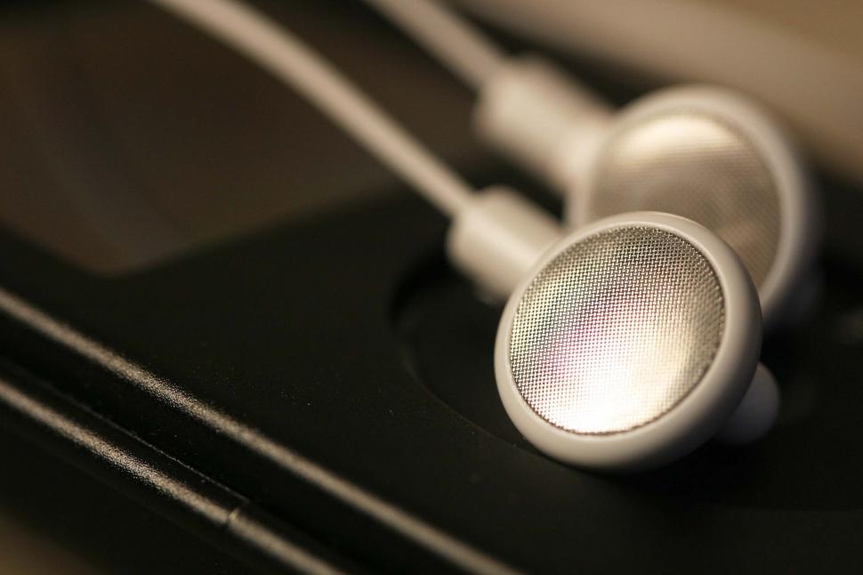 Free Image of MP3 player and earbuds 