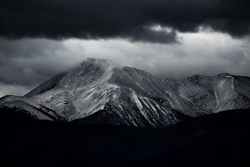 Free Image of Majestic Mountain Range in Black and White 