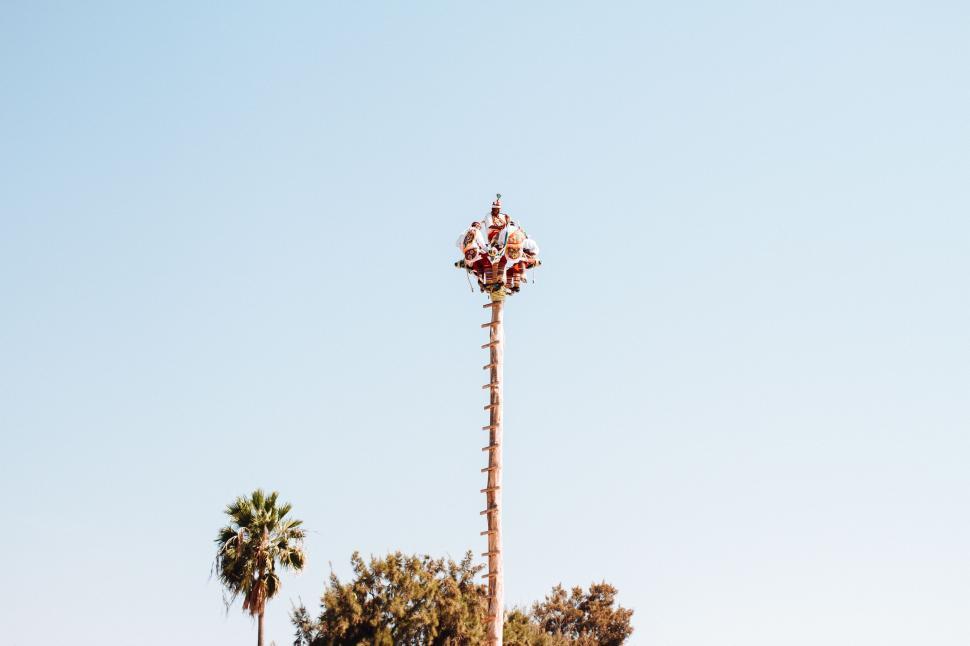 Free Image of Tall Pole With Light 