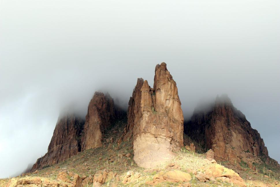 Free Image of Majestic Mountain With Clouds 