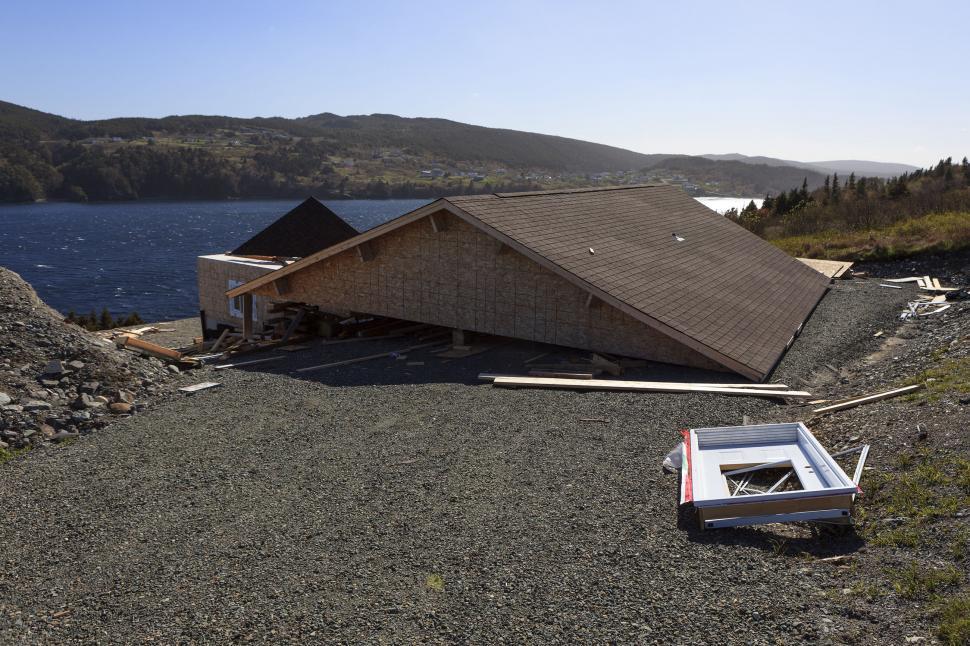 Free Image of Damaged house 
