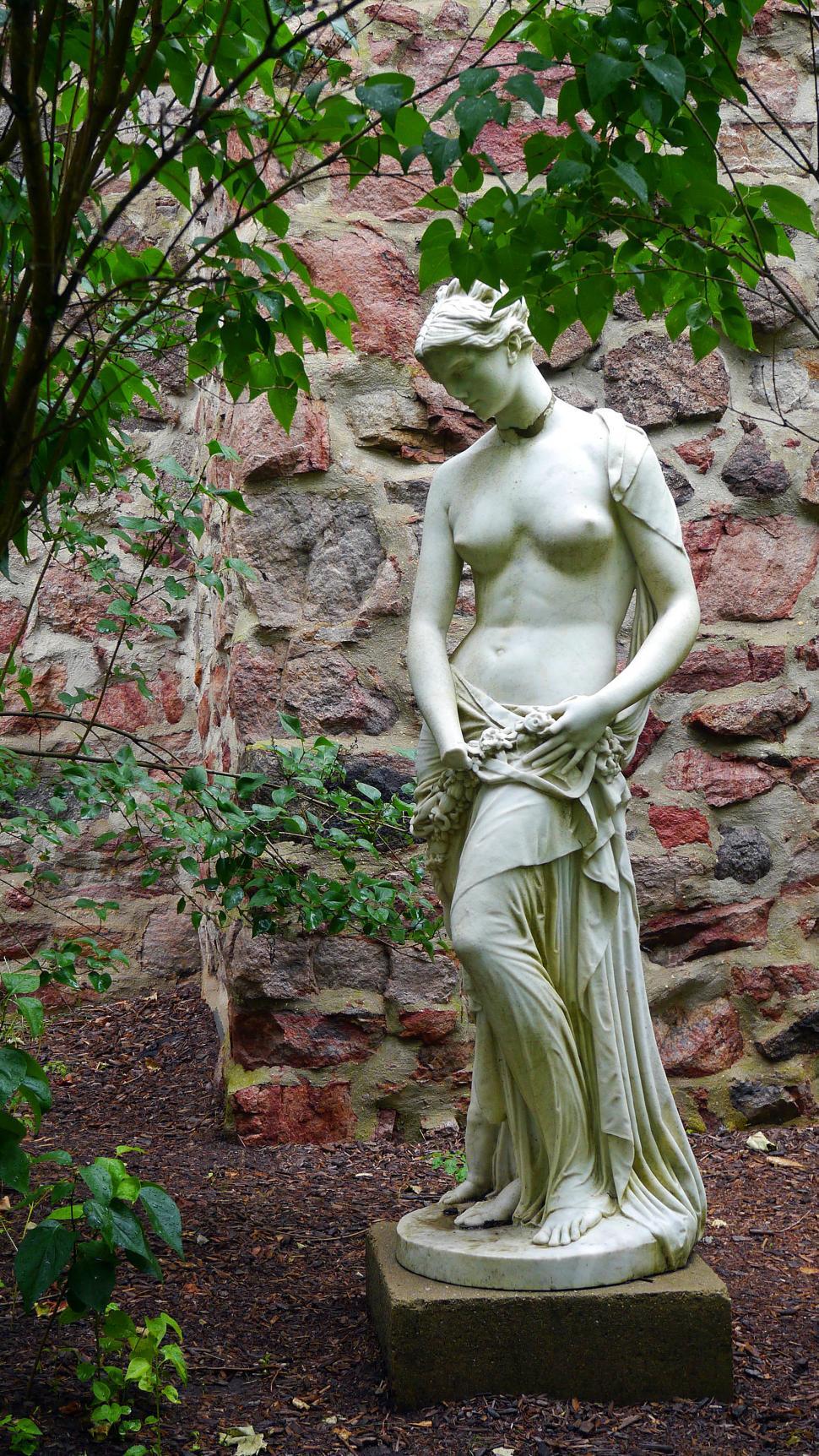 Free Image of Standing Marble Nude Stature 