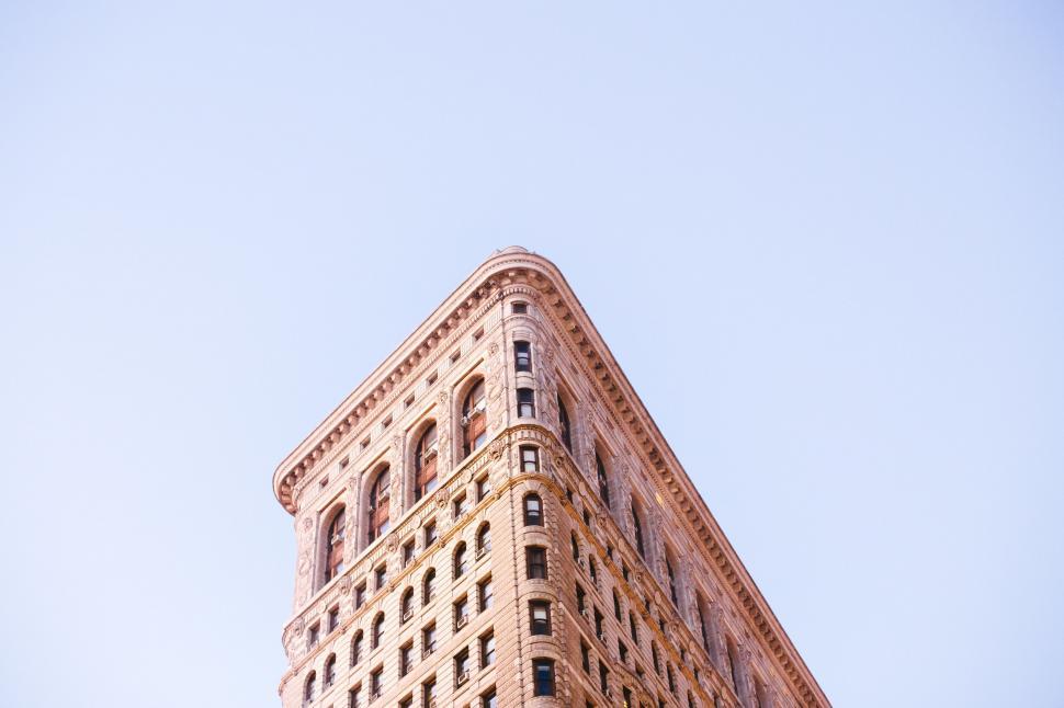 Free Image of Towering Skyscraper Against Sky 