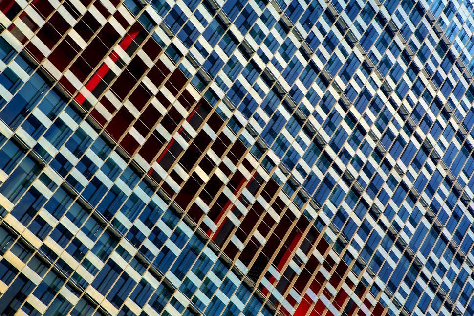 Free Image of Towering Skyscraper With Numerous Windows 